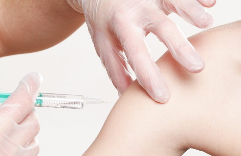 vaccination-impfspritze-medicine-2722937 vaccination, impfspritze, medicine-2722937.jpg